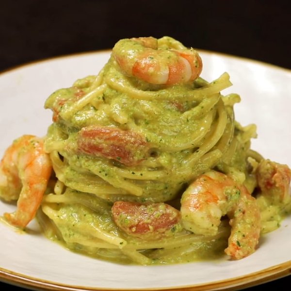 Spaghetti with Zucchini Pesto