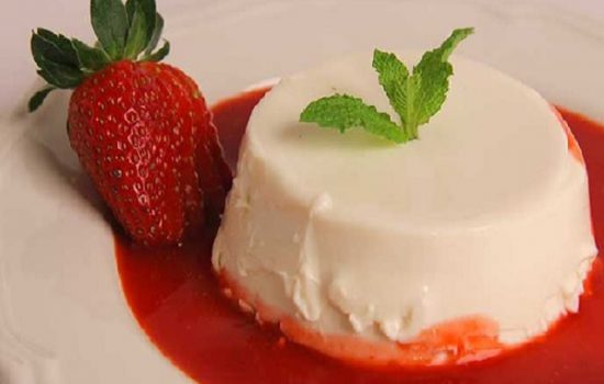 Vanilla Panna Cotta with Red Berry Sauce